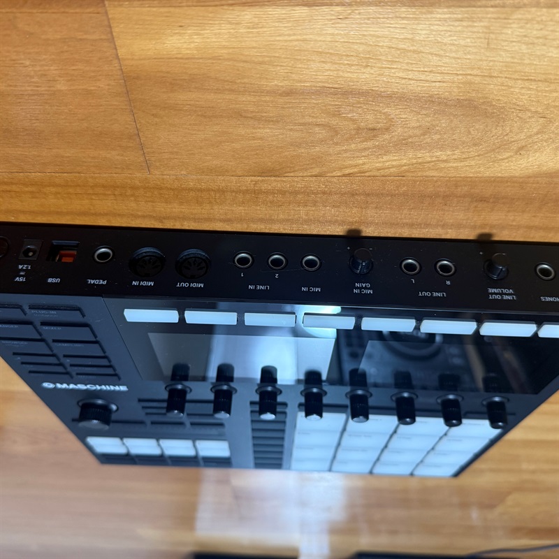Native Instruments MASCHINE MK3の画像